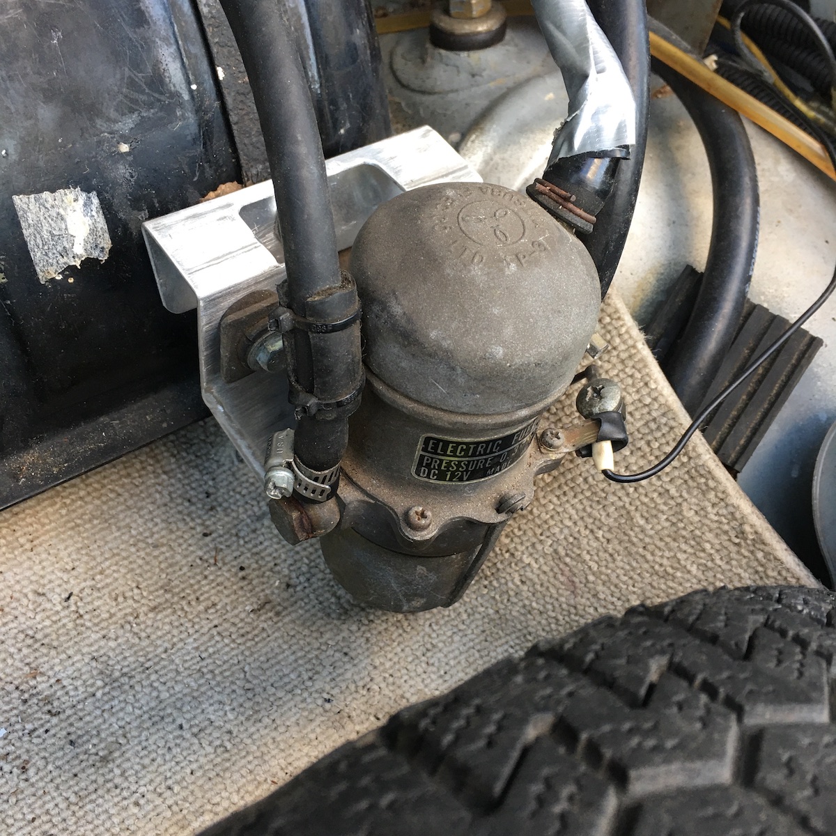 Mitsuba（ミツバ）電磁式フューエルポンプのマウント製作 - fiat500